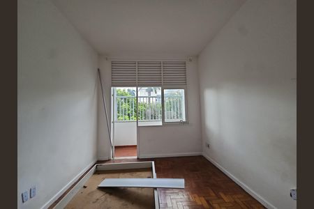 Apartamento para alugar com 136m², 3 quartos e sem vaga