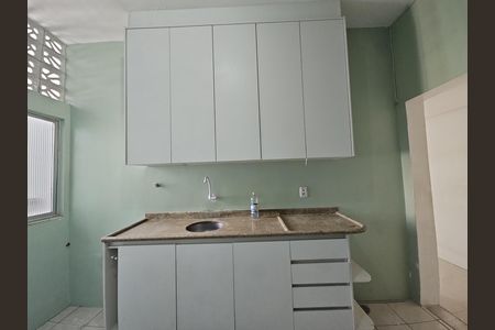 Apartamento para alugar com 136m², 3 quartos e sem vaga