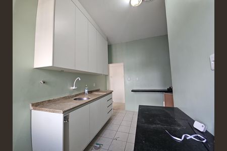 Apartamento para alugar com 136m², 3 quartos e sem vaga