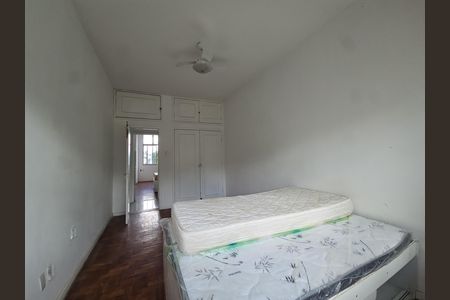 Apartamento para alugar com 136m², 3 quartos e sem vaga
