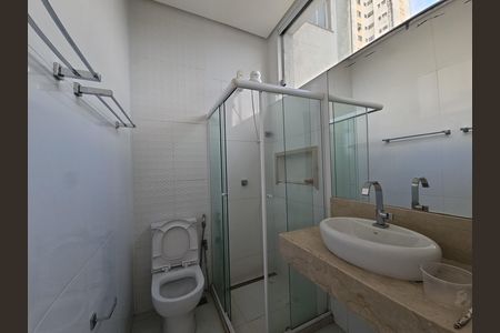 Apartamento para alugar com 136m², 3 quartos e sem vaga