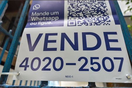 Apartamento à venda com 52m², 2 quartos e sem vaga Apartamento à venda com 52m², 2 quartos e sem vagaHall
