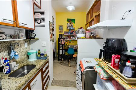 Apartamento à venda com 52m², 2 quartos e sem vaga Apartamento à venda com 52m², 2 quartos e sem vagaCozinha