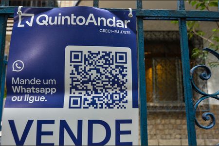 Apartamento à venda com 52m², 2 quartos e sem vaga Apartamento à venda com 52m², 2 quartos e sem vagaHall
