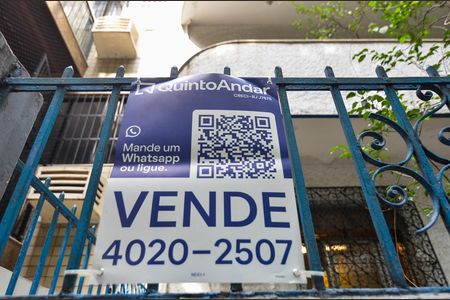 Apartamento à venda com 52m², 2 quartos e sem vaga Apartamento à venda com 52m², 2 quartos e sem vagaHall