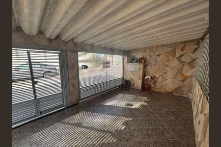 Casa para alugar com 60m², 2 quartos e 2 vagas Casa para alugar com 60m², 2 quartos e 2 vagasGaragem