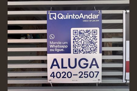 Casa para alugar com 60m², 2 quartos e 2 vagas Casa para alugar com 60m², 2 quartos e 2 vagasFachada