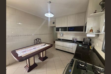 Casa para alugar com 60m², 2 quartos e 2 vagas Casa para alugar com 60m², 2 quartos e 2 vagasCozinha