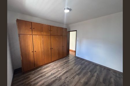 Casa para alugar com 60m², 2 quartos e 2 vagas Casa para alugar com 60m², 2 quartos e 2 vagasQuarto 2