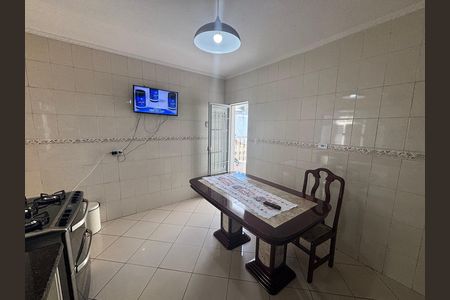Casa para alugar com 60m², 2 quartos e 2 vagas Casa para alugar com 60m², 2 quartos e 2 vagasCozinha
