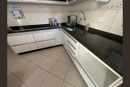 Casa para alugar com 60m², 2 quartos e 2 vagas Casa para alugar com 60m², 2 quartos e 2 vagasCozinha