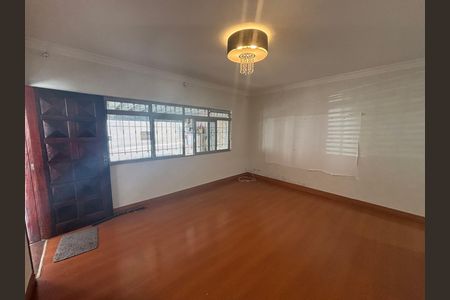Casa para alugar com 60m², 2 quartos e 2 vagas Casa para alugar com 60m², 2 quartos e 2 vagasSala