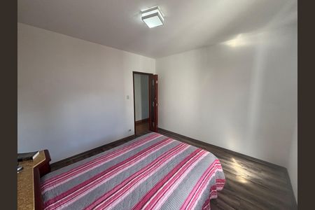 Casa para alugar com 60m², 2 quartos e 2 vagas Casa para alugar com 60m², 2 quartos e 2 vagasQuarto 1