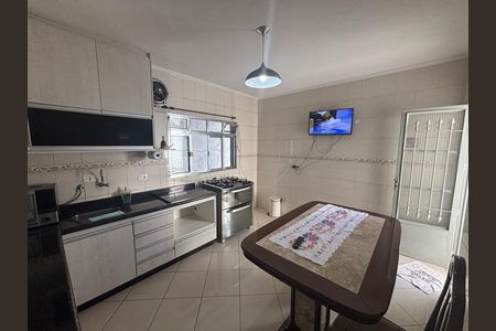 Casa para alugar com 60m², 2 quartos e 2 vagas Casa para alugar com 60m², 2 quartos e 2 vagasCozinha