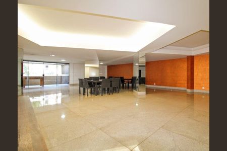 Apartamento à venda com 216m², 4 quartos e 4 vagasÁrea comum