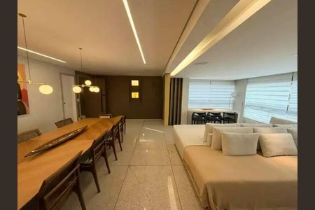 Apartamento à venda com 216m², 4 quartos e 4 vagasSala 