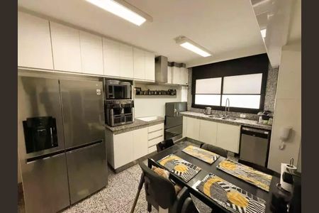 Apartamento à venda com 216m², 4 quartos e 4 vagasCozinha 