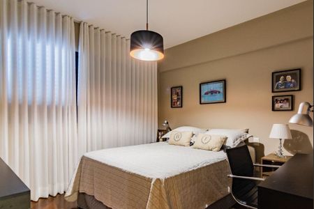 Apartamento à venda com 216m², 4 quartos e 4 vagasQuarto 