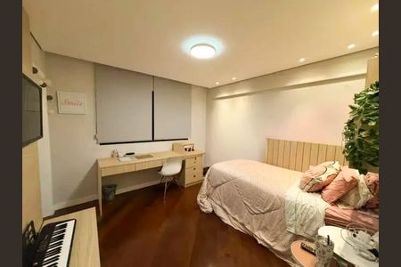 Apartamento à venda com 216m², 4 quartos e 4 vagasQuarto 