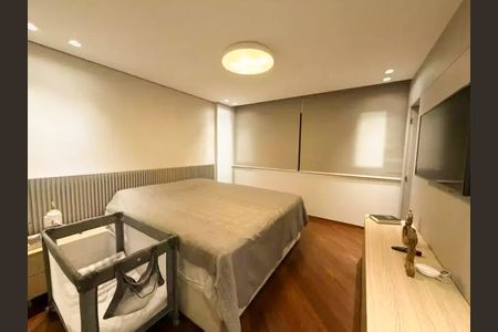 Apartamento à venda com 216m², 4 quartos e 4 vagasQuarto 