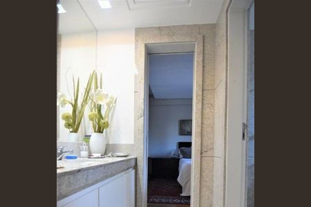 Apartamento à venda com 216m², 4 quartos e 4 vagasBanheiro 