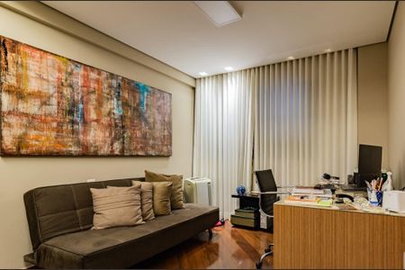 Apartamento à venda com 216m², 4 quartos e 4 vagasQuarto 