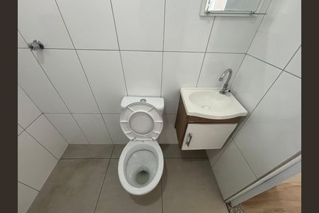 Banheiro de casa para alugar com 1 quarto, 25m² em Ermelino Matarazzo, São Paulo