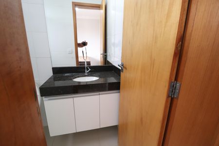 Apartamento para alugar com 56m², 2 quartos e 2 vagasBanheiro do Quarto 2