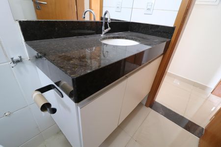 Apartamento para alugar com 56m², 2 quartos e 2 vagasBanheiro Social