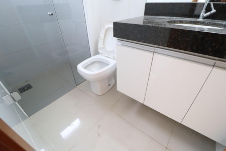 Apartamento para alugar com 56m², 2 quartos e 2 vagasBanheiro do Quarto 2