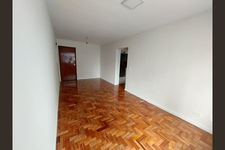 Apartamento para alugar com 72m², 2 quartos e 1 vagaSala