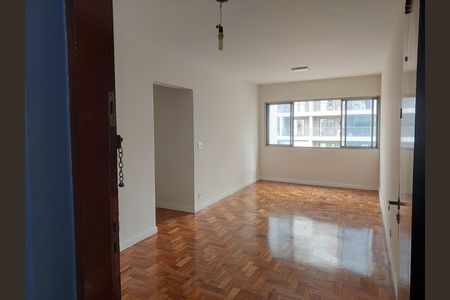 Apartamento para alugar com 72m², 2 quartos e 1 vagaSala