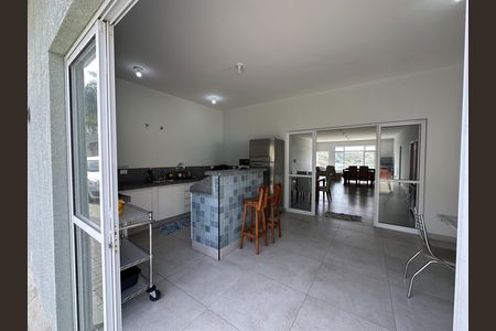 Casa de condomínio para alugar com 360m², 5 quartos e 4 vagasCozinha