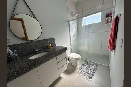 Casa de condomínio para alugar com 360m², 5 quartos e 4 vagasBanheiro da Suíte 1