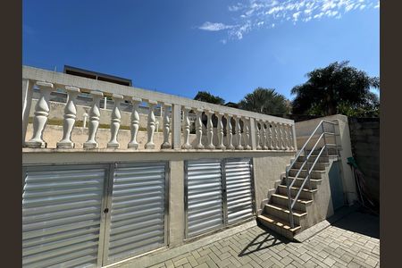 Casa de condomínio para alugar com 360m², 5 quartos e 4 vagasPiscina