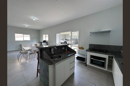 Casa de condomínio para alugar com 360m², 5 quartos e 4 vagasCozinha