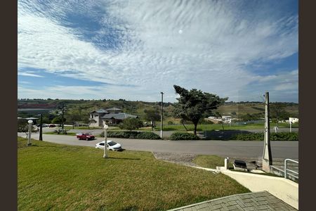 Casa de condomínio para alugar com 360m², 5 quartos e 4 vagasVista