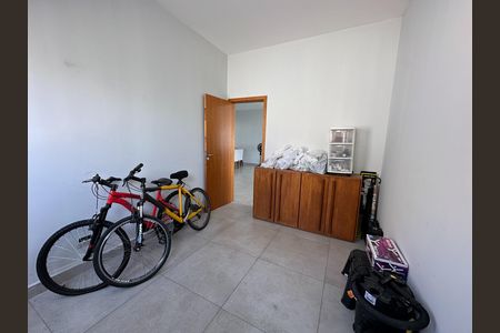 Casa de condomínio para alugar com 360m², 5 quartos e 4 vagasQuarto