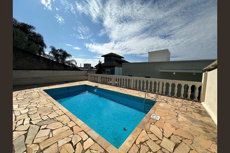 Casa de condomínio para alugar com 360m², 5 quartos e 4 vagasPiscina