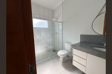Casa de condomínio para alugar com 360m², 5 quartos e 4 vagasBanheiro da Suíte 3