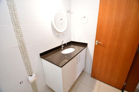 Banheiro de kitnet/studio para alugar com 1 quarto, 35m² em Parque dos Jacarandás, Campinas