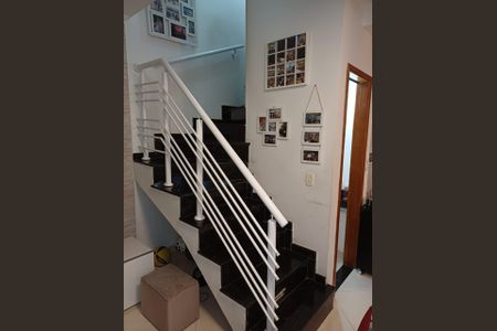 Casa de condomínio à venda com 141m², 3 quartos e 2 vagas