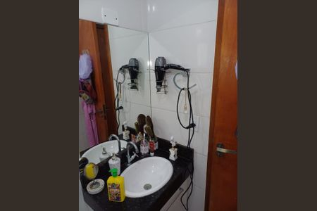 Casa de condomínio à venda com 141m², 3 quartos e 2 vagas