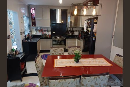 Casa de condomínio à venda com 141m², 3 quartos e 2 vagas