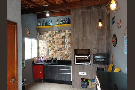 Casa de condomínio à venda com 141m², 3 quartos e 2 vagas