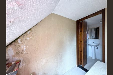 Casa à venda com 214m², 5 quartos e 5 vagas Casa à venda com 214m², 5 quartos e 5 vagasBanheiro de serviço