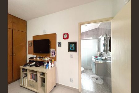 Casa à venda com 214m², 5 quartos e 5 vagas Casa à venda com 214m², 5 quartos e 5 vagasSuíte - Casa 1