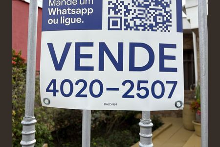 Casa à venda com 214m², 5 quartos e 5 vagas Casa à venda com 214m², 5 quartos e 5 vagasPlaca BALD-984