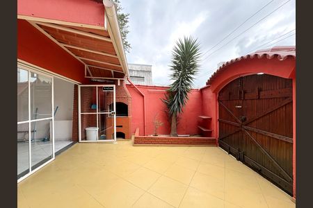 Casa à venda com 214m², 5 quartos e 5 vagas Casa à venda com 214m², 5 quartos e 5 vagasÁrea de Serviço/ Churrasqueira/ Garagem