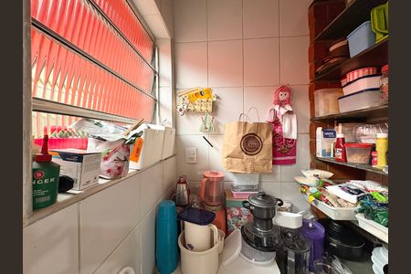 Casa à venda com 214m², 5 quartos e 5 vagas Casa à venda com 214m², 5 quartos e 5 vagasDespensa - Casa 1